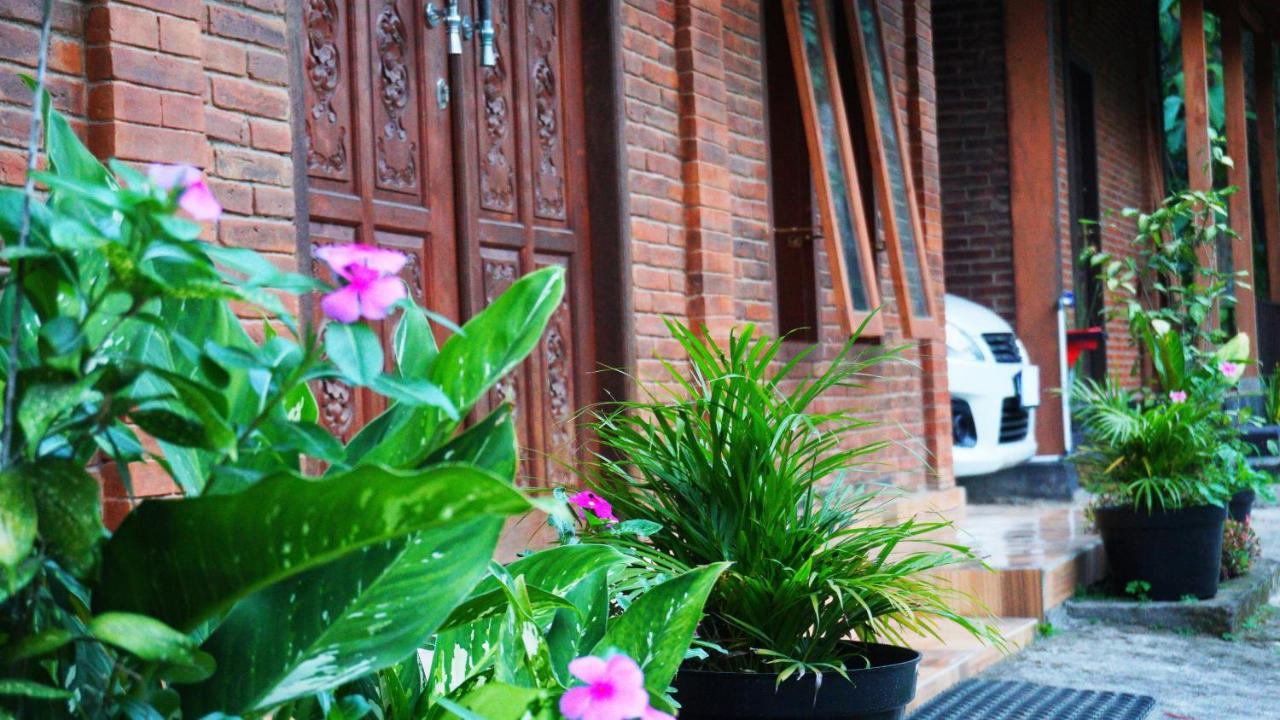 Berkah Homestay Magelang Exterior photo