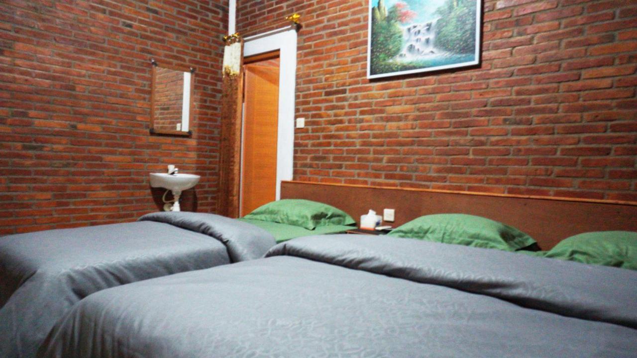 Berkah Homestay Magelang Exterior photo